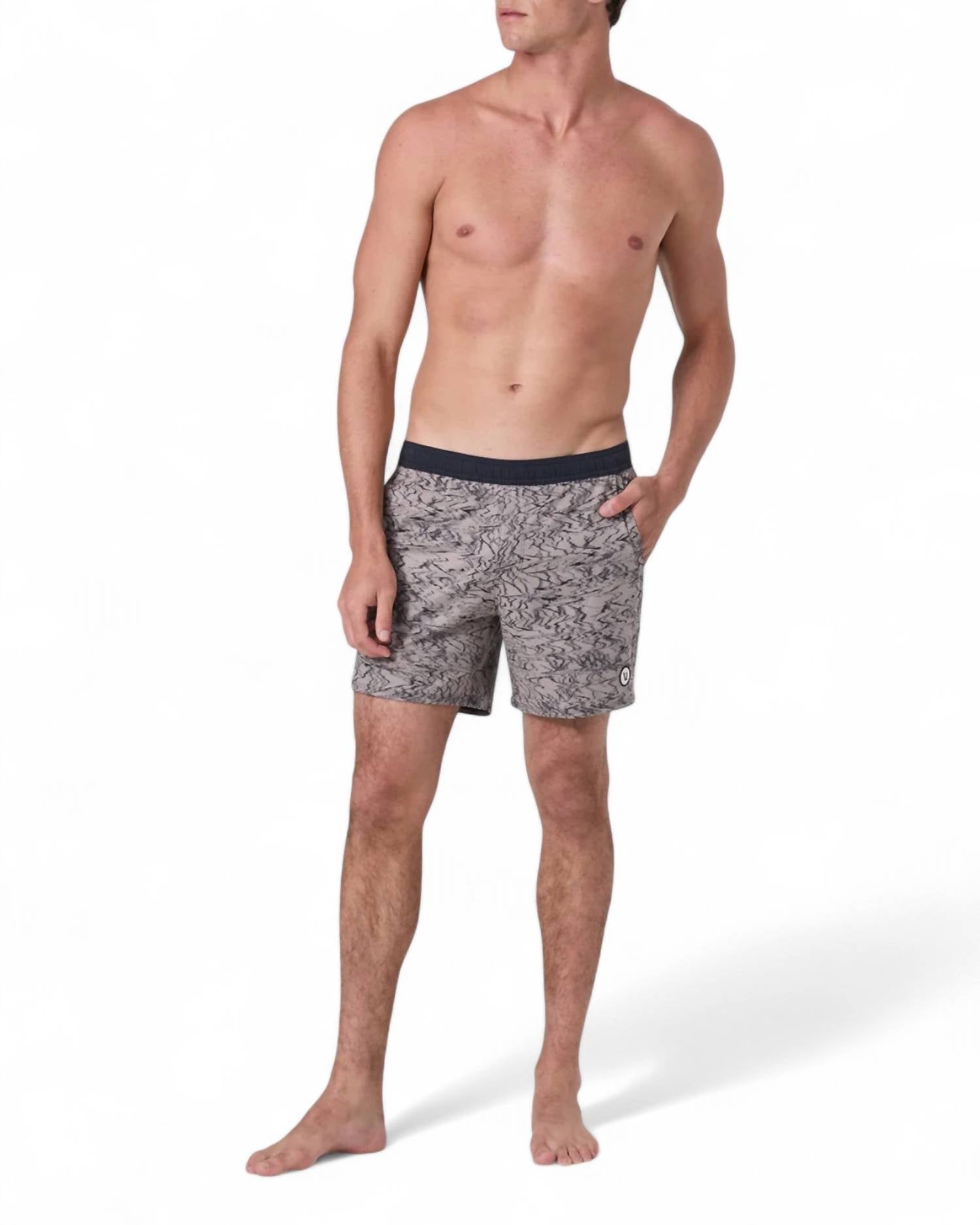 Vuori MAVERICK VOLLEY SHORTS in mocha sand - men's shorts