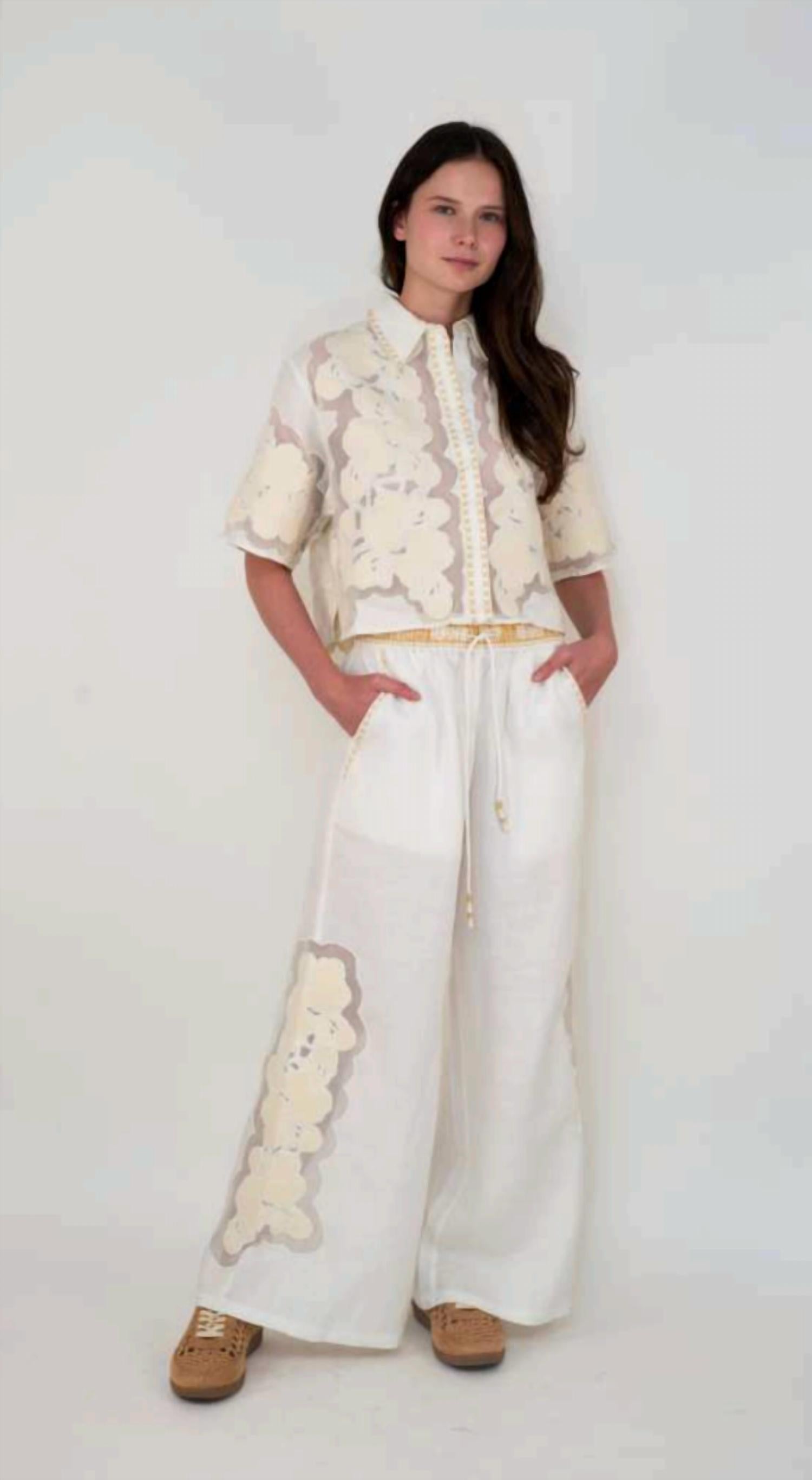 Las Sureñas - Wild Flower Cropped Shirt