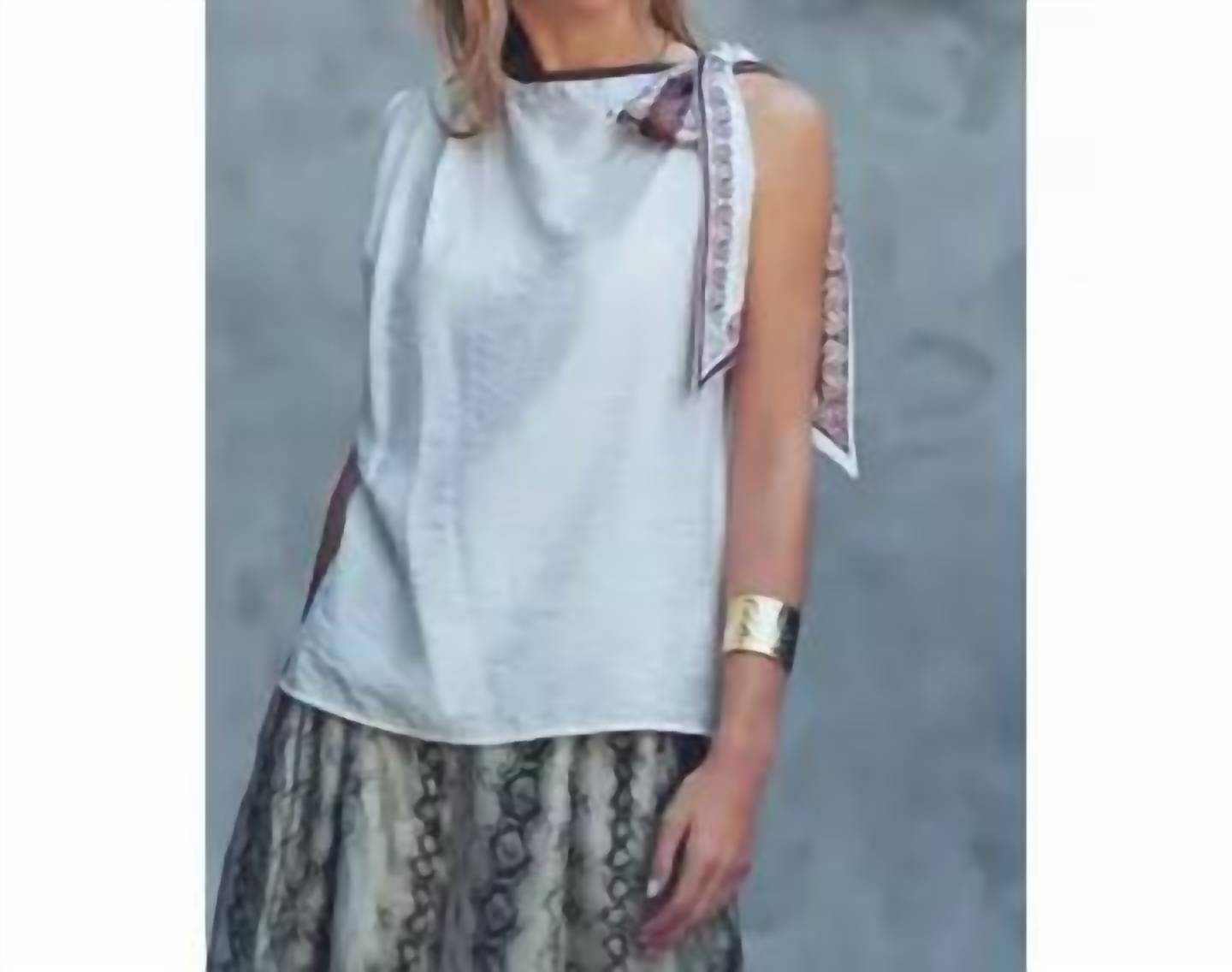 Urban Daizy - Paisley Scarf Tie Shoulder Linen Top