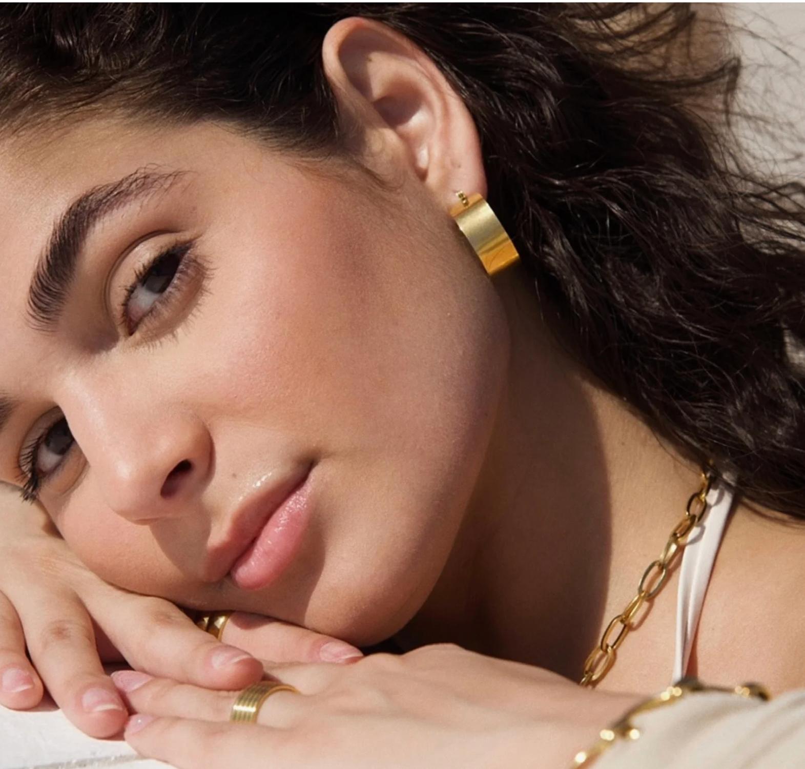 Ellie Vail - Women's Lia Wide Hoop Earring