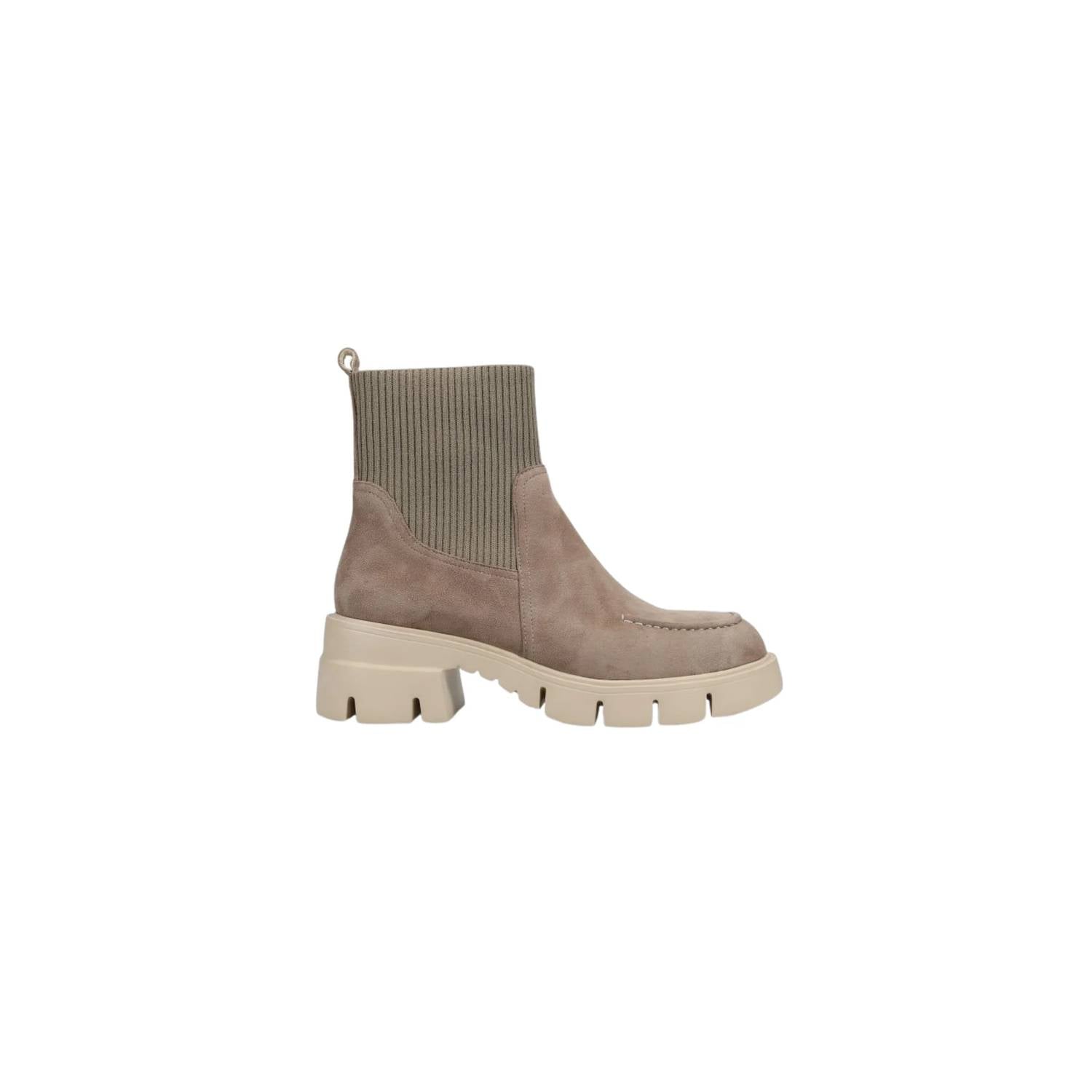 Vaneli - Women's Nalda Ankle Boots