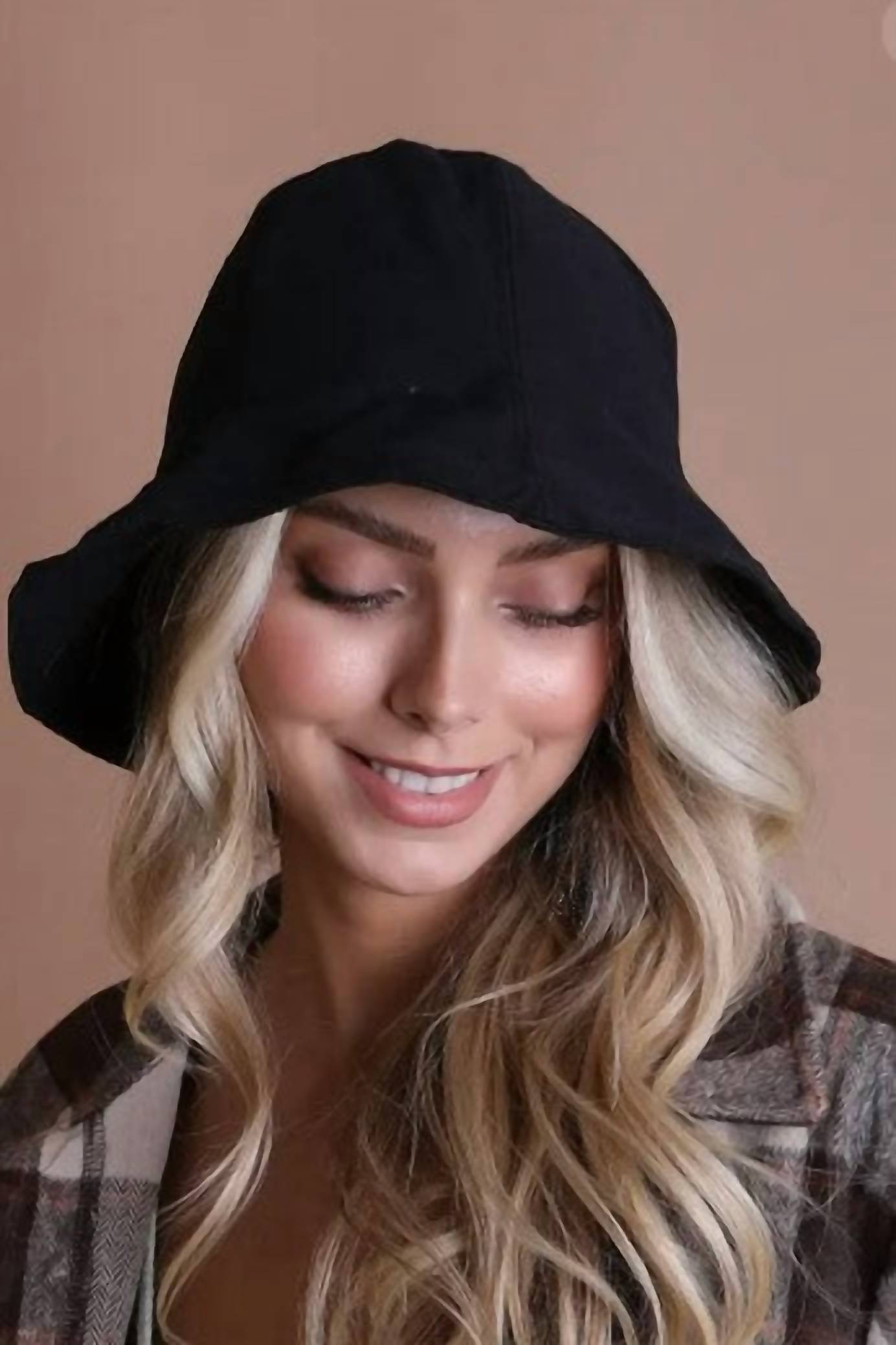 LETO Cotton Urban Bucket Hat in black - women's hat - detail view