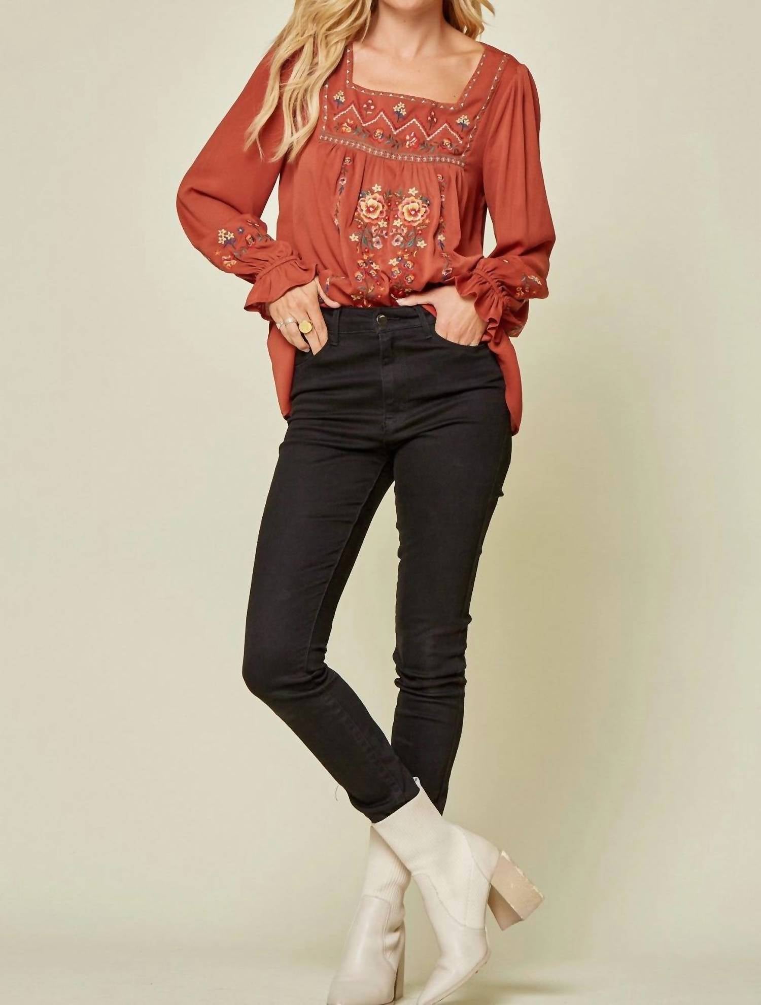 Andree By Unit - Embroidered Babydoll Top