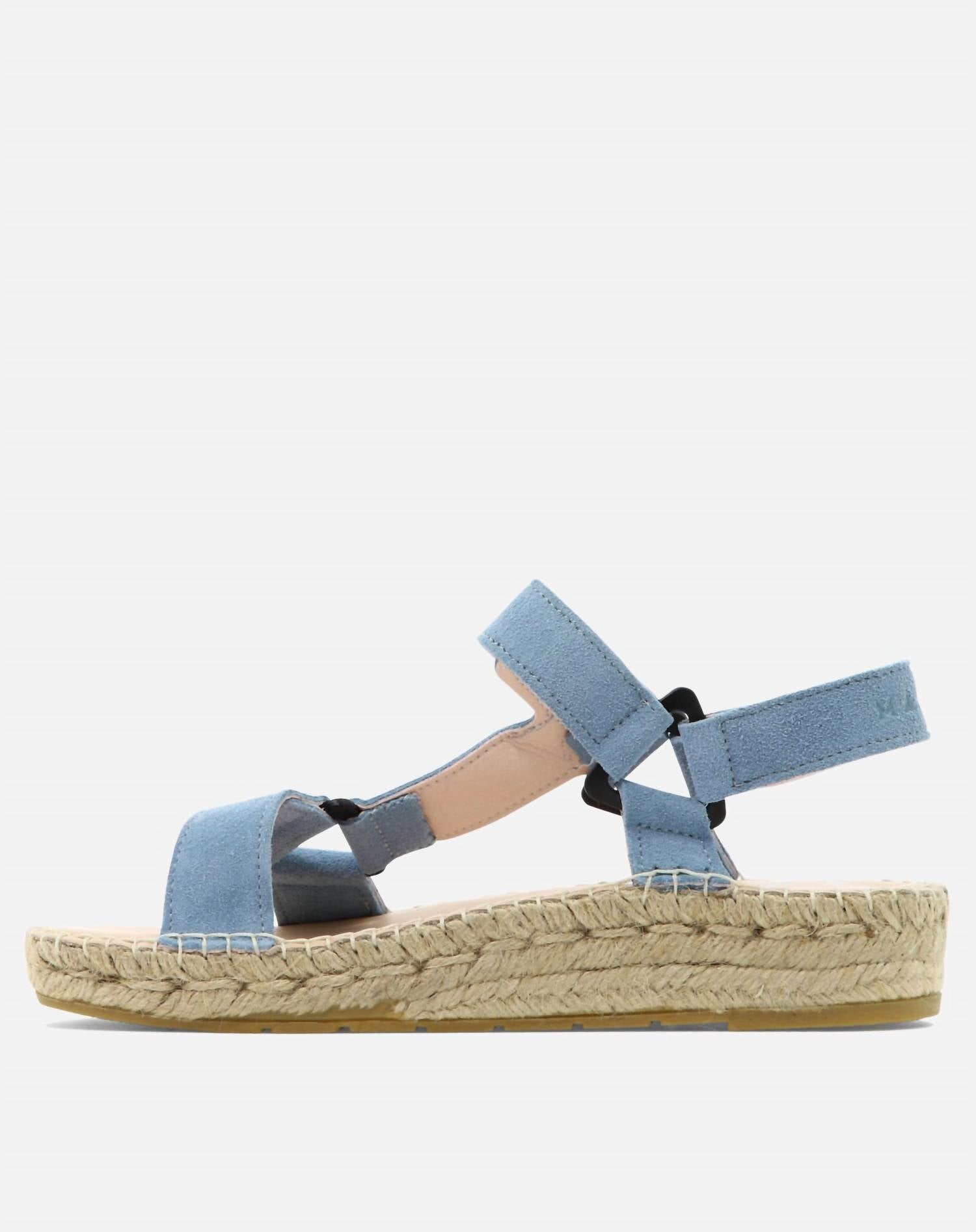 HIKING SANDALS