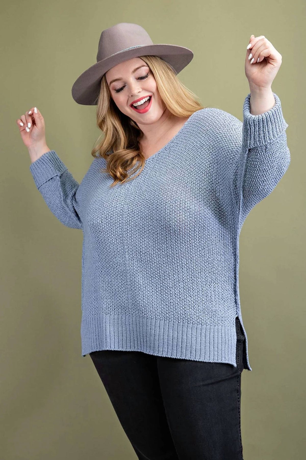 Ee:Some - Vivianne Crewneck Curvey Knit Sweater