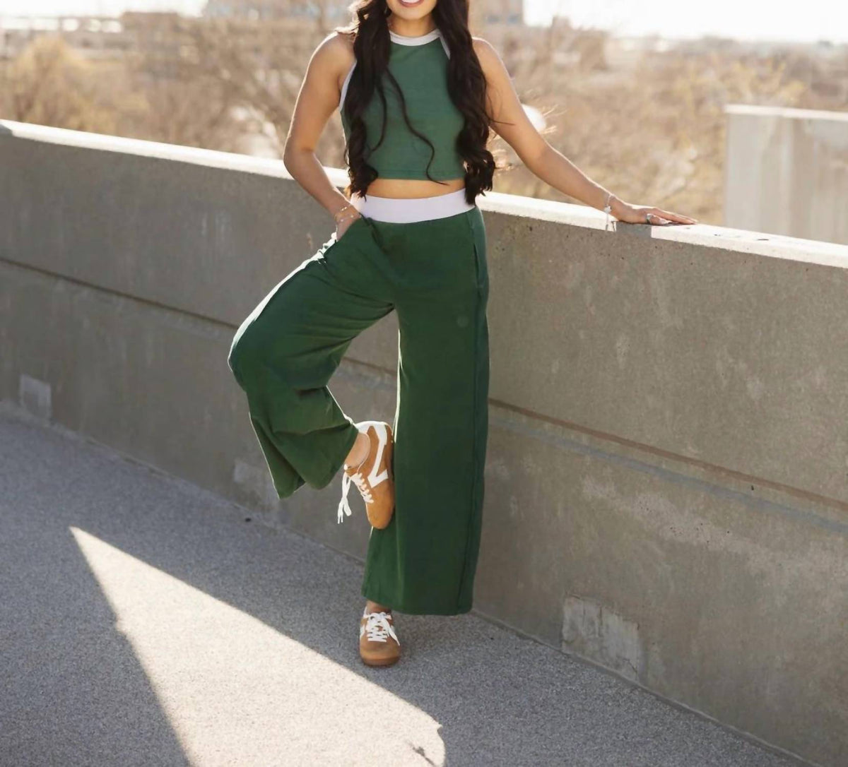 Ee:Some - Contrast Sleeveless Top