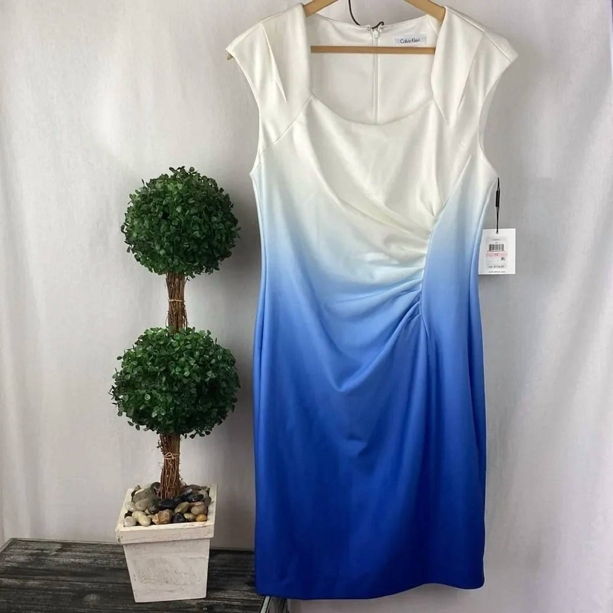Calvin Klein - Gradient Sleeveless Midi Dress