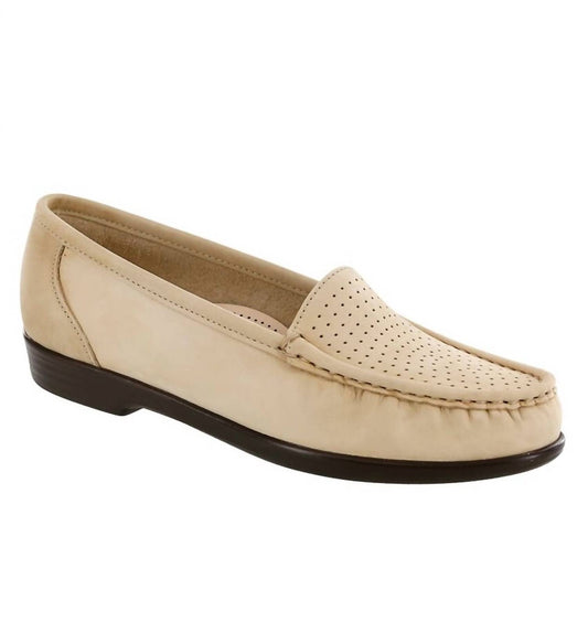 WOMEN'S SAVVY LOAFER - MEDIUM