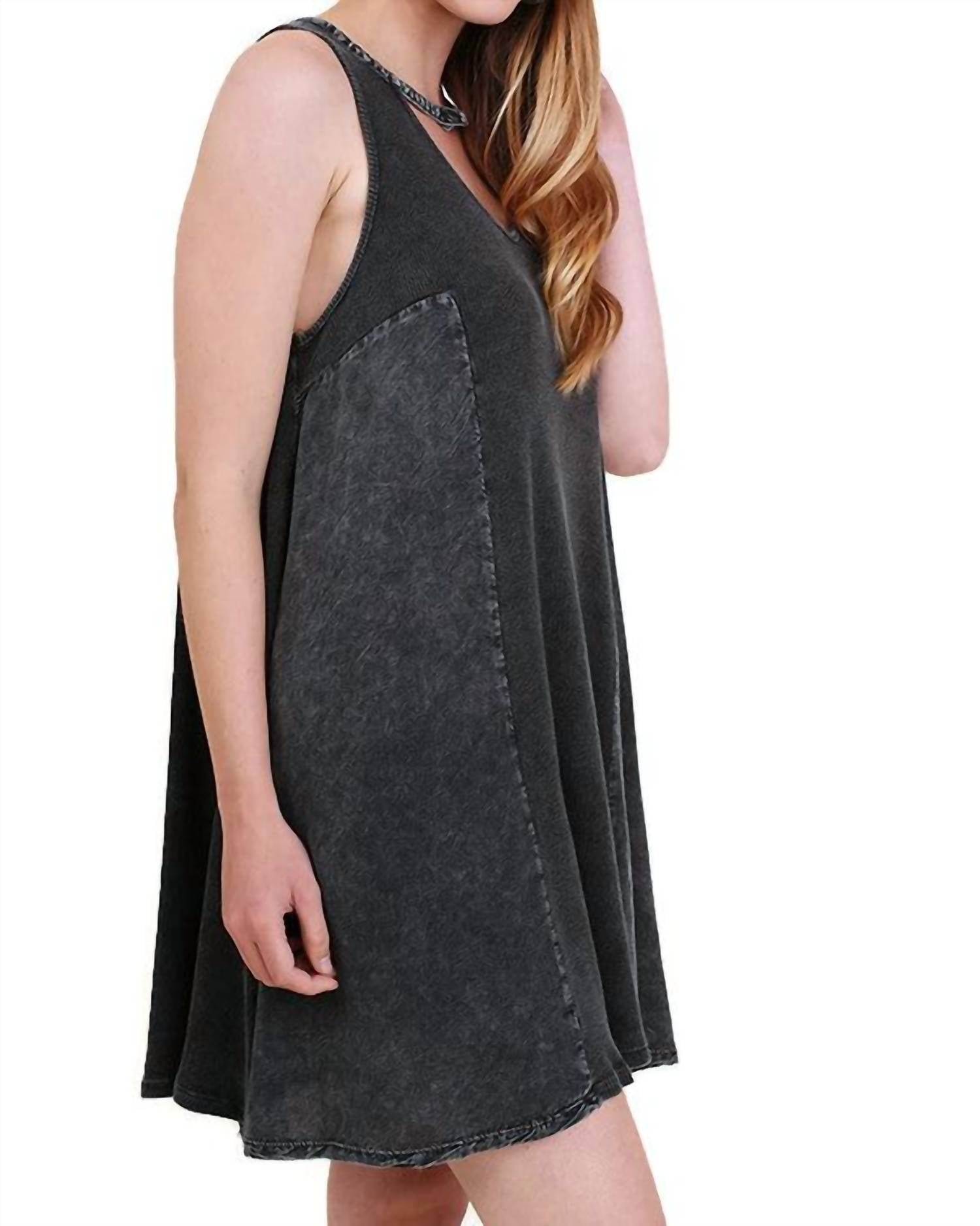 Umgee - Mineral Washed Keyhole Dress