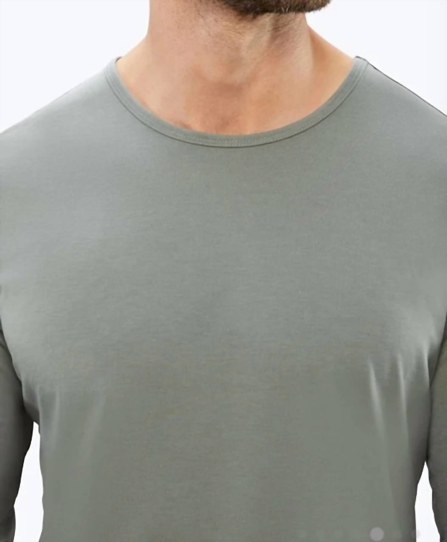 Cuts - Ao Long Sleeve Curve-hem Tee