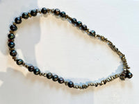 Mela Jewellery - Women's V Lupi Peacock Pearl Necklace
