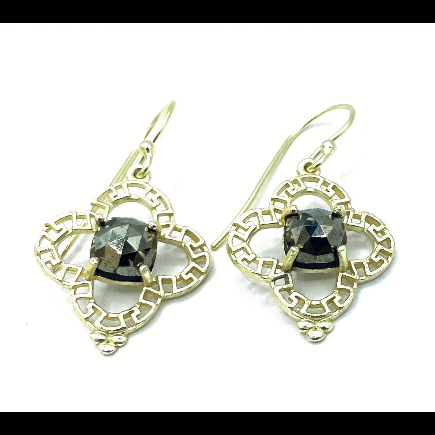ERIN GRAY Women's Cabo Clover Pyrite Earring in gold pyrite - women's jewelry