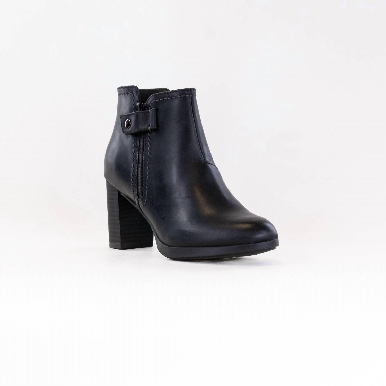 Clarks - Women’s Ankle Shat Boots