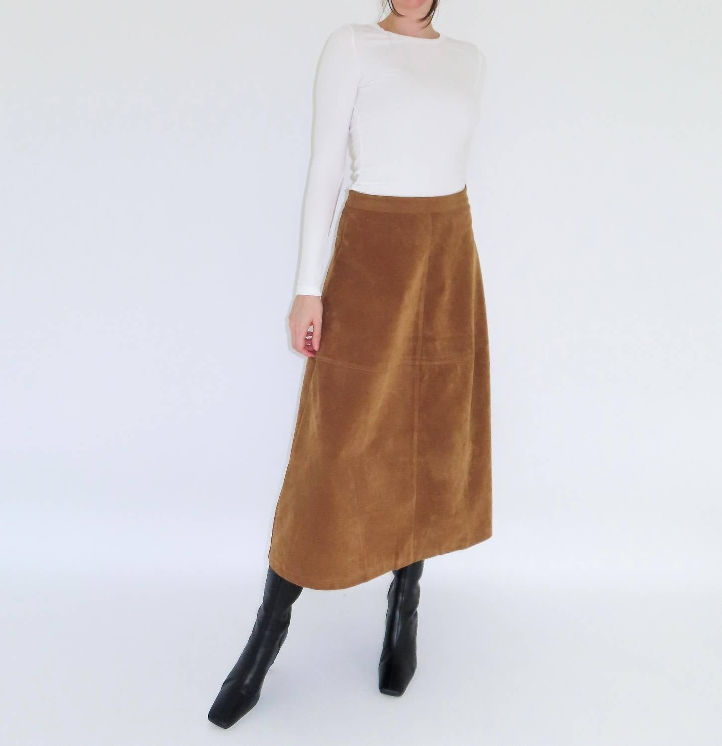 Mod Ref - Eryn Midi Skirt