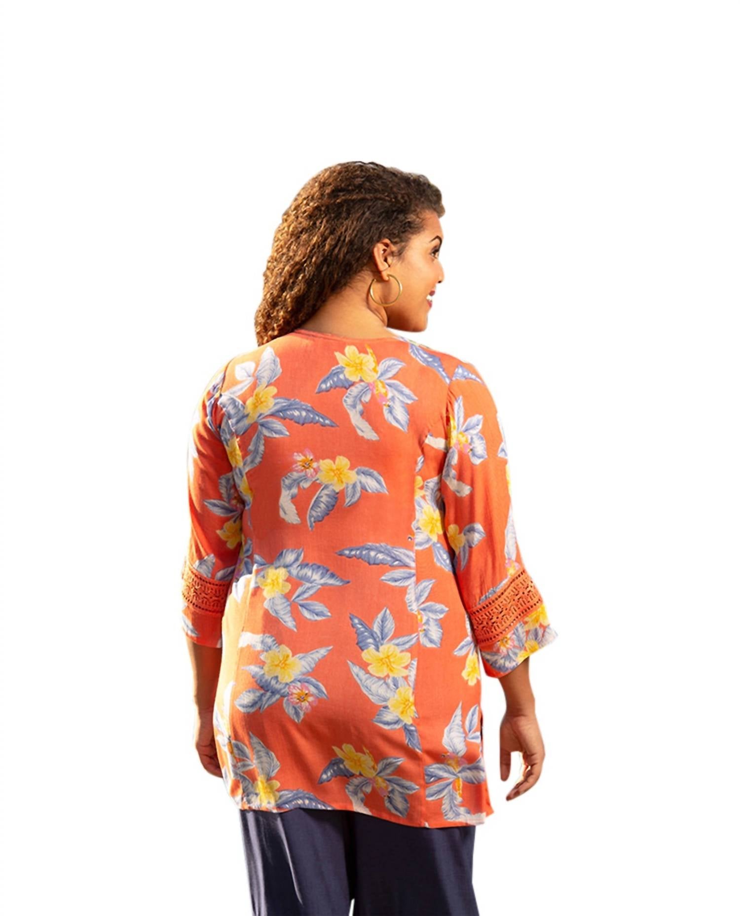 On The Plus Side - Print Tatum Bracelet Sleeve V-Neck Tunic - Plus Size