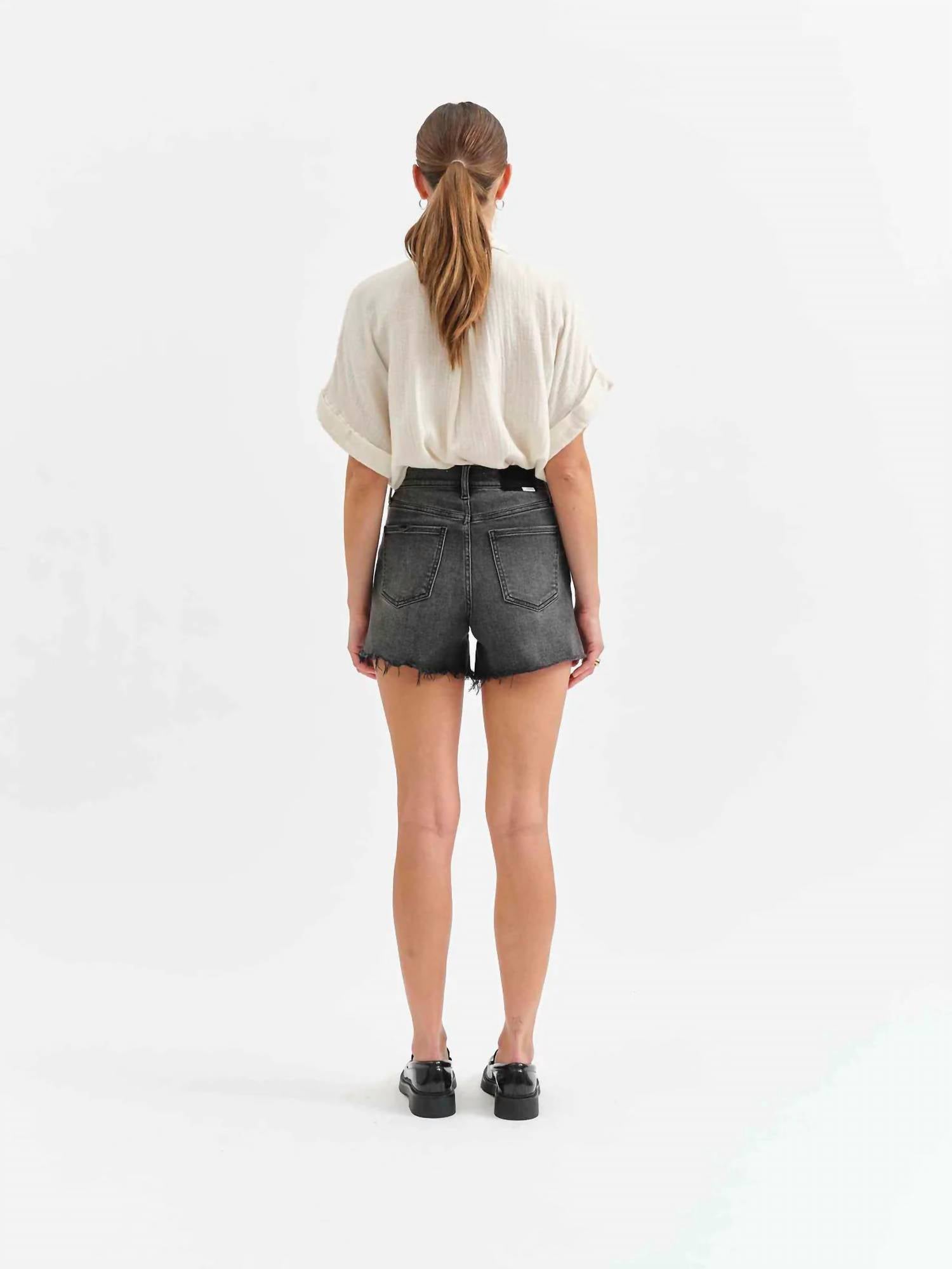 Daze - Bottom Line Short