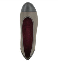 Munro - Women's Henlee Slip-on Sandals