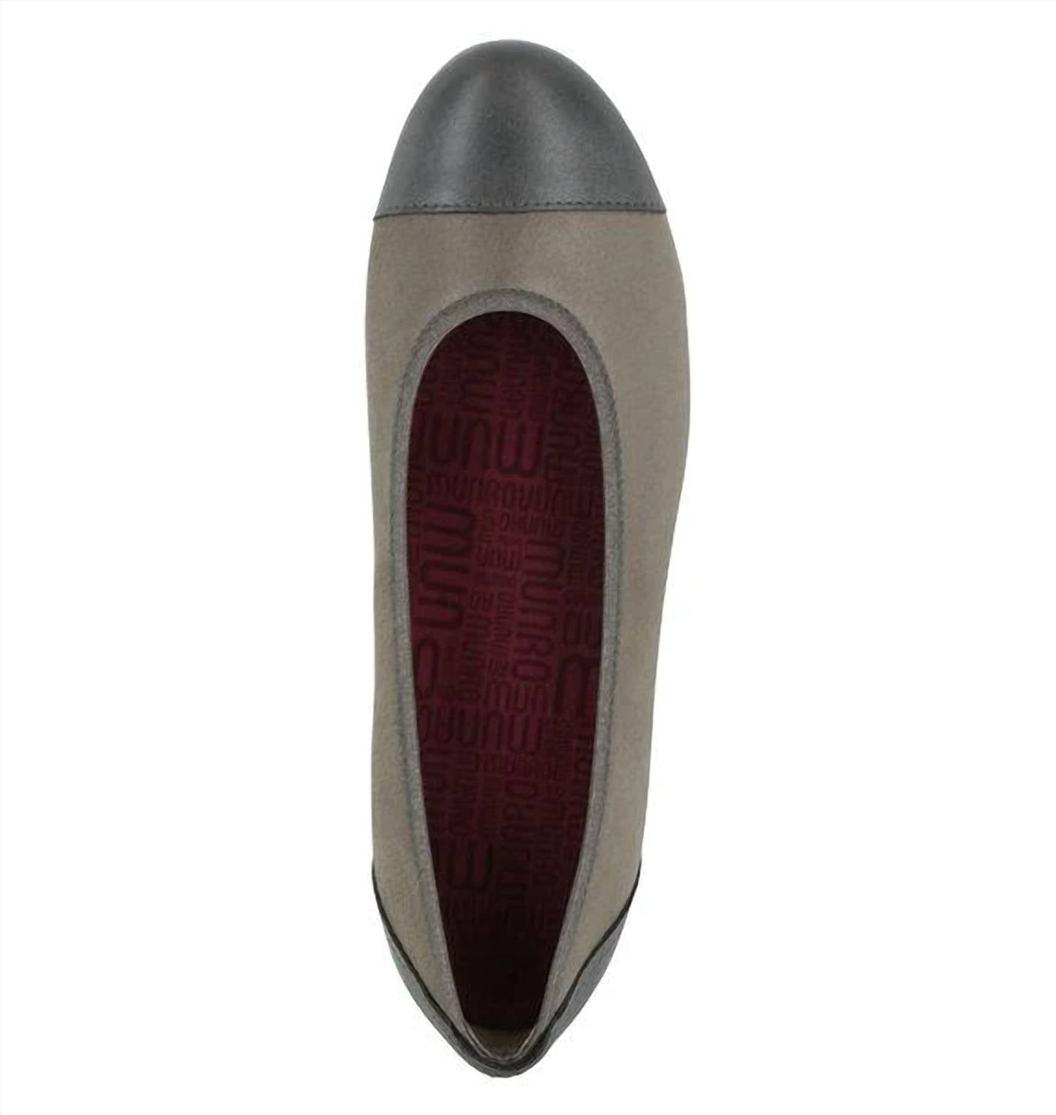 Munro - Women's Henlee Slip-on Sandals
