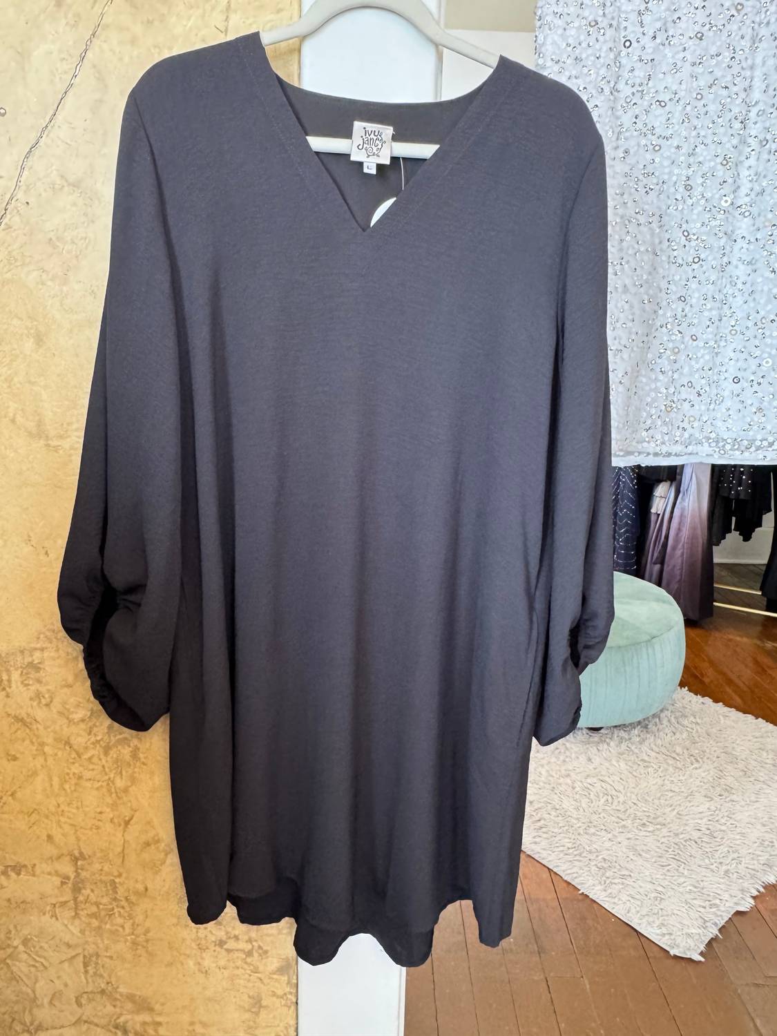 Ivy Jane - Women's Deep V-neck Dress