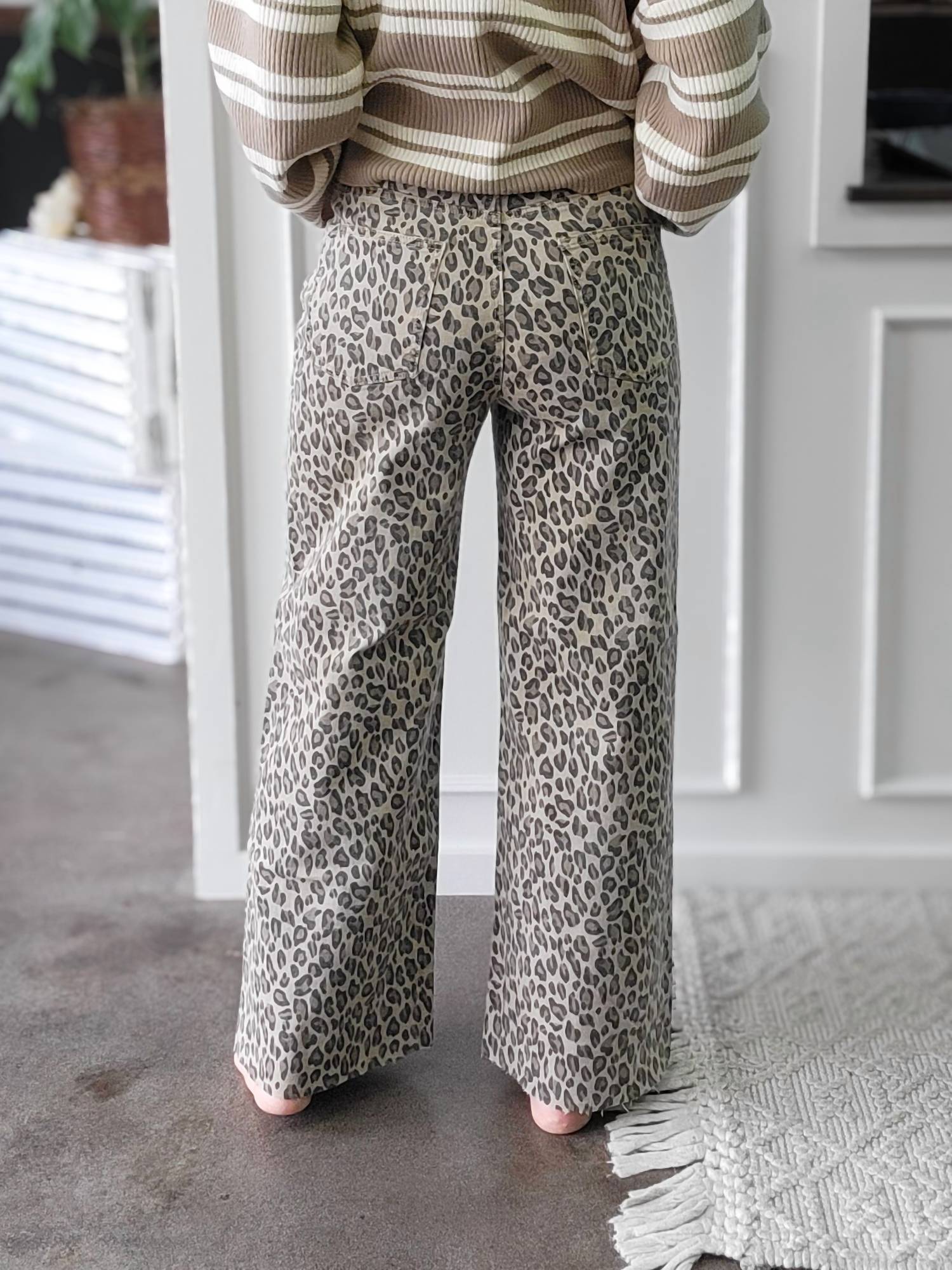 Easel Lorena Pants in multi - women's pants - detail view