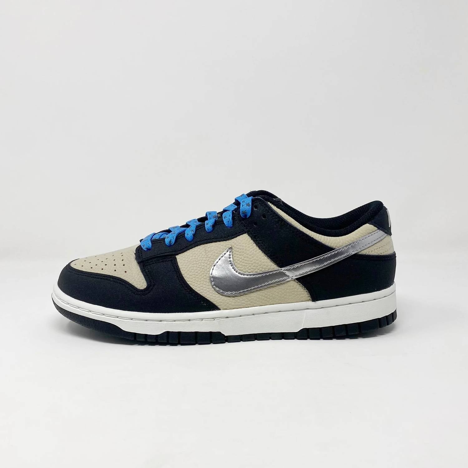Nike - Women's Dunk Low Sneakers
