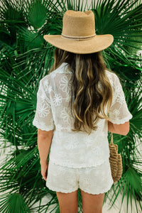 ENDLESS BLU. Santa Maria Set in white lace - women's sleepwear - detail view
