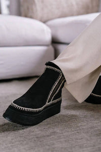 Laidback London Women's Setsu Platform Suede Ankle Boot in black natural - women's shoe - alternate view