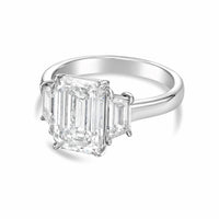 Diana M Jewels - Women's Emerald Lab-Grown Diamond Ring (20.00 Ct) - Signature