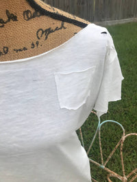 A Rare Bird - Women's Short Sleeve Ragged Tee