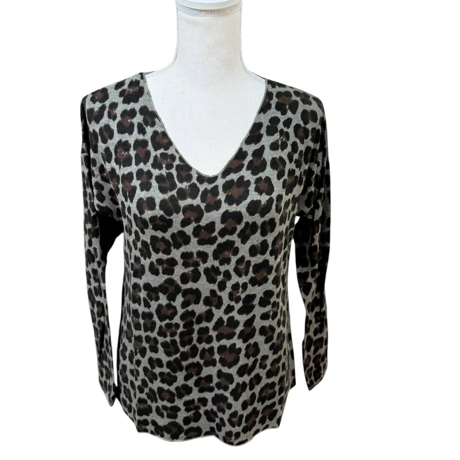 Made In Italy - Everyday Leopard V-Neck