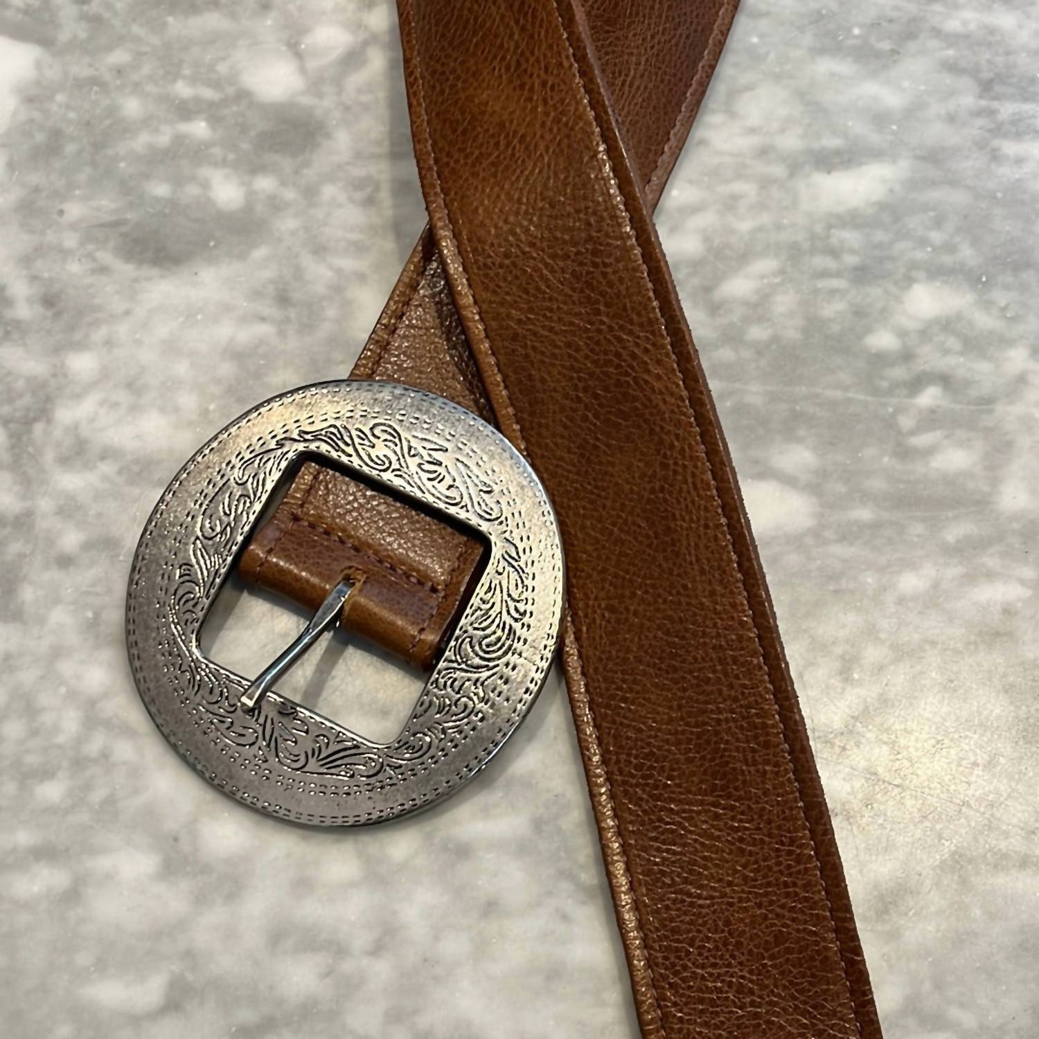 Kim White Handbags & Belts - Women's Western Circle Buckle Belt