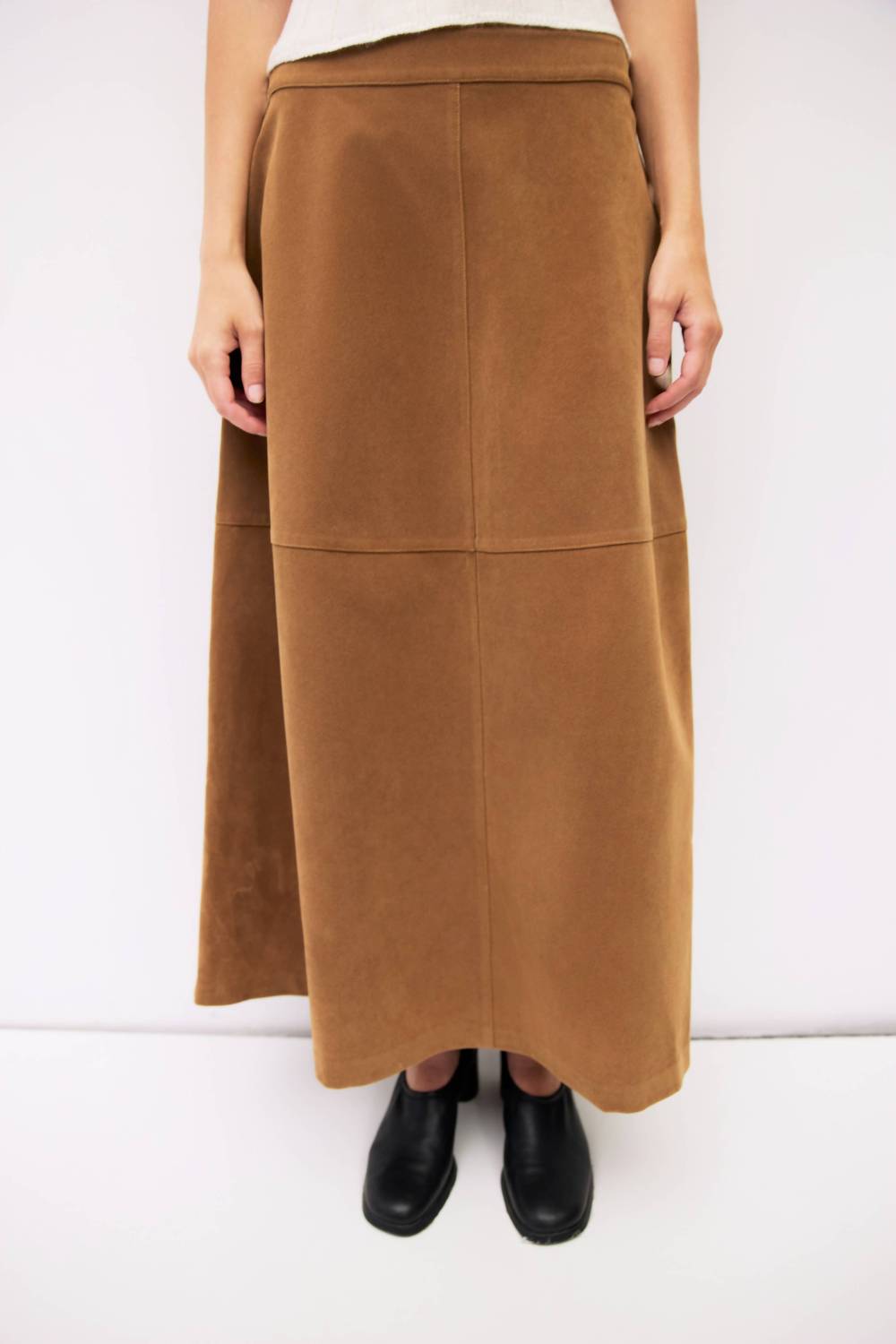 Mod Ref - Eryn Midi Skirt