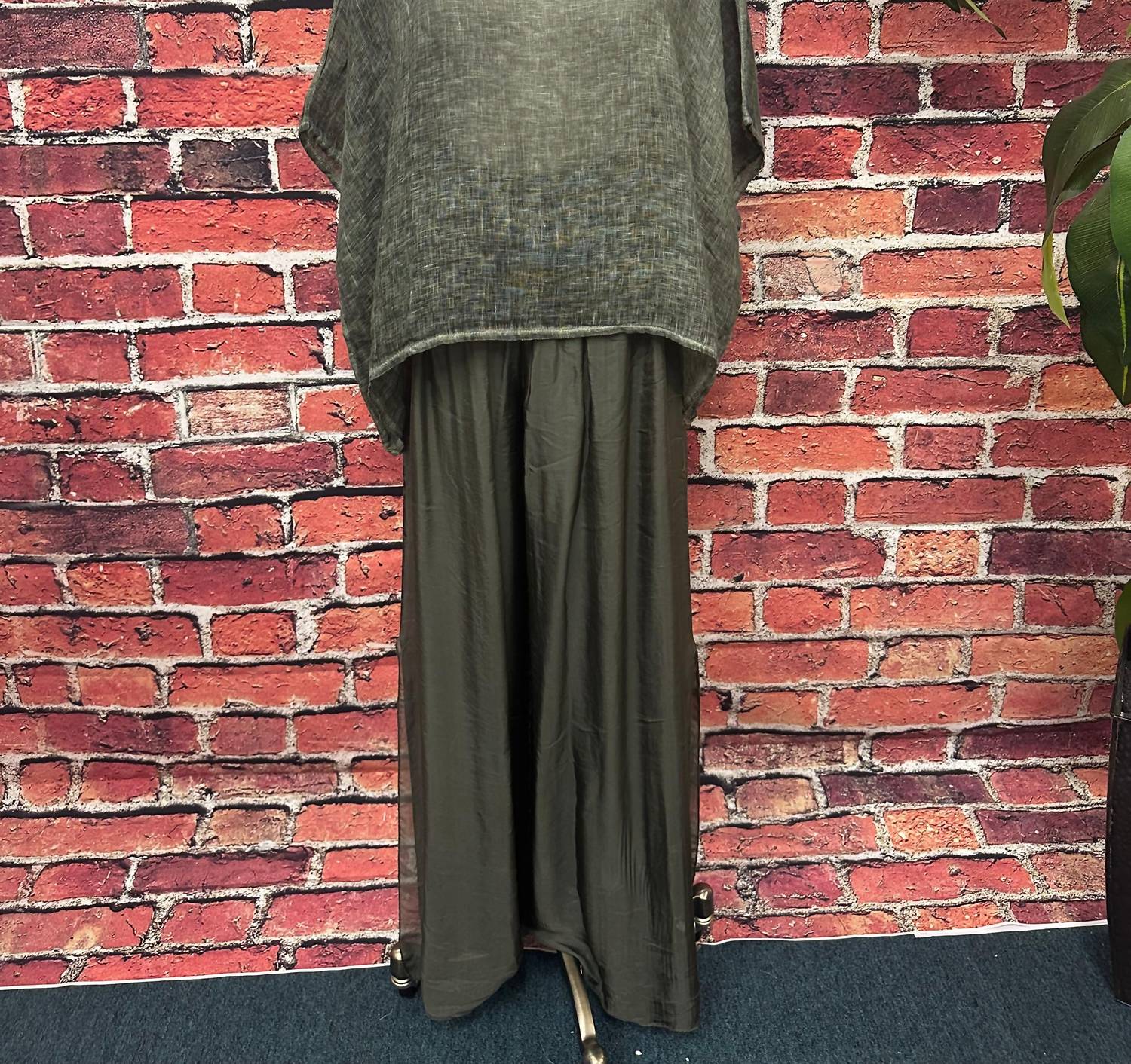 Tempo Paris - Women's Linen Scoop Neck Poncho Blouse