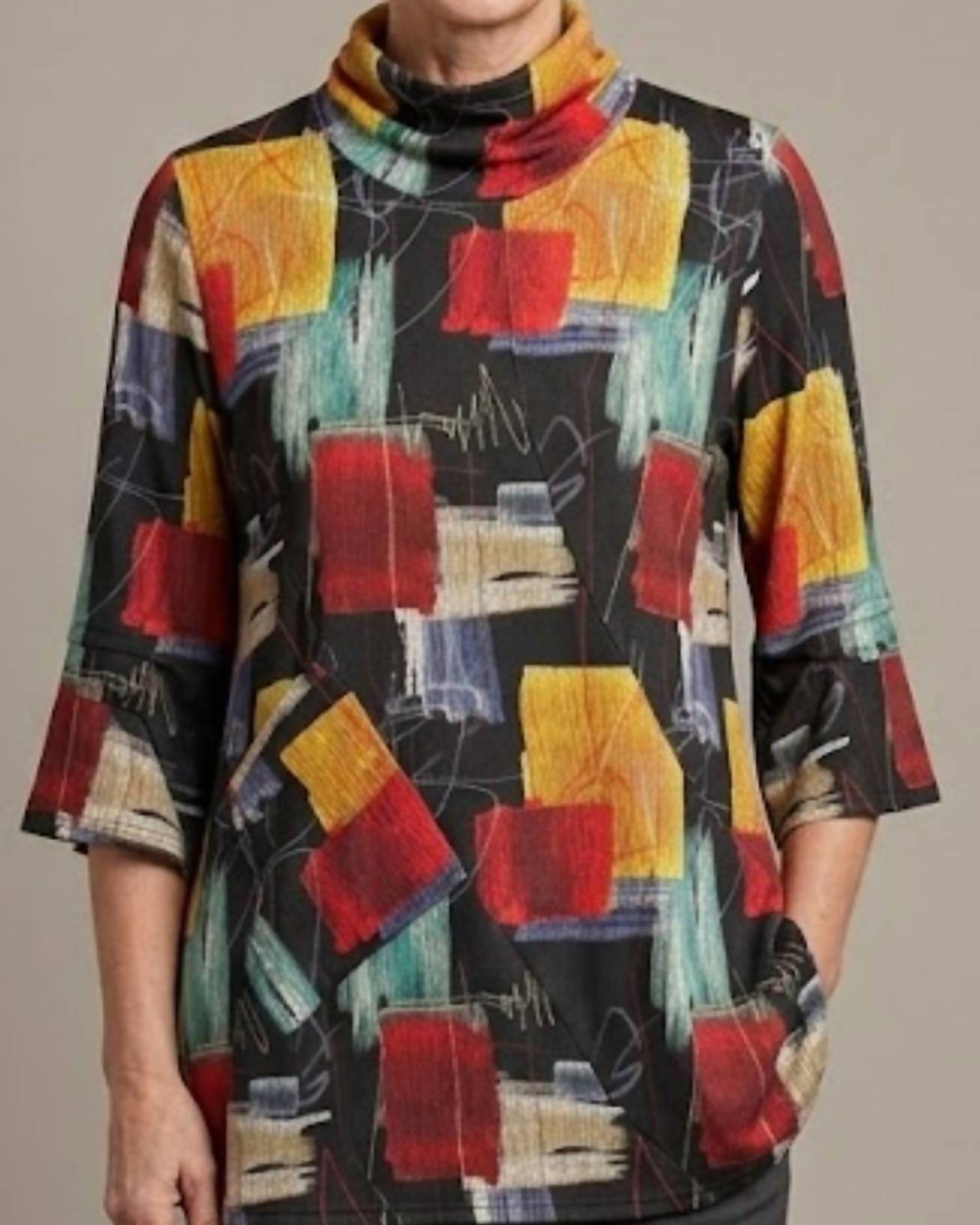 Damee - Brushstroke Art Turtleneck Tunic Top
