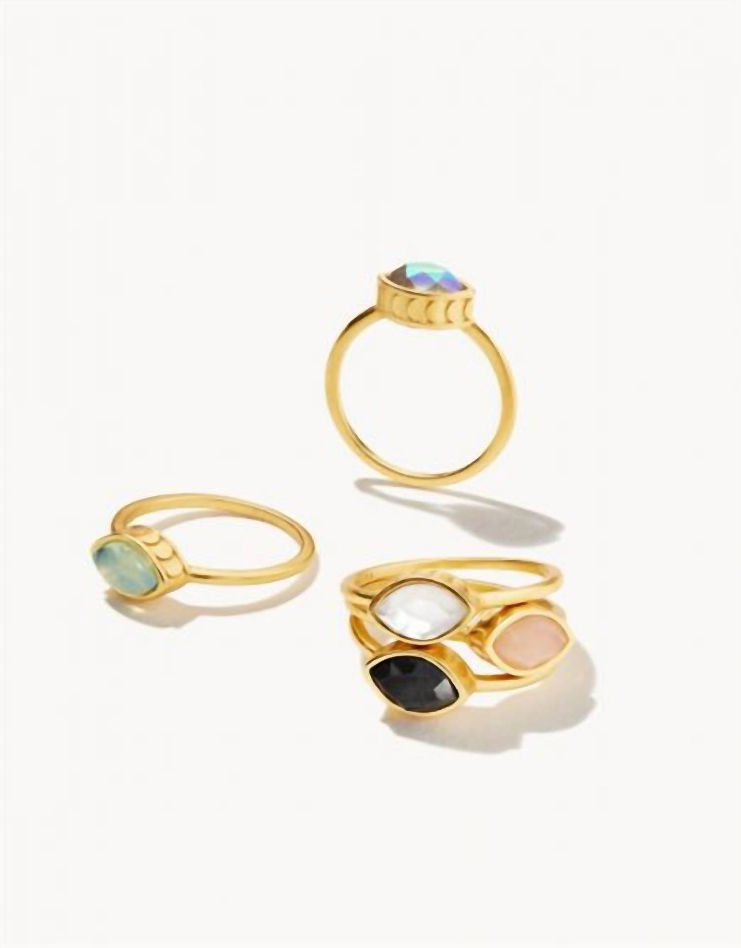 Delicate Naia Ring