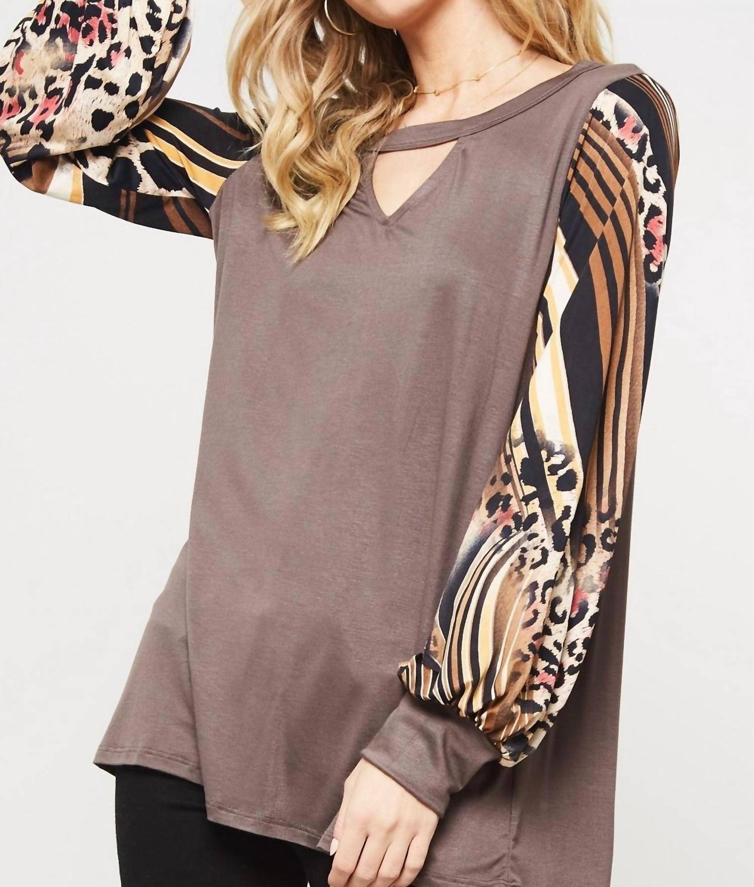 Promesa - Striped & Leopard Keyhole Top