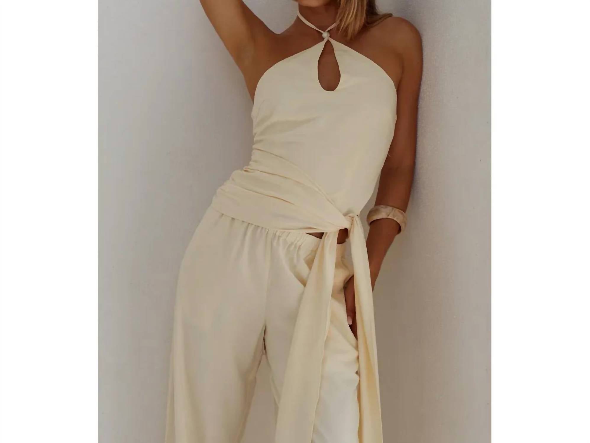 Runaway - Laura Key Hole Top