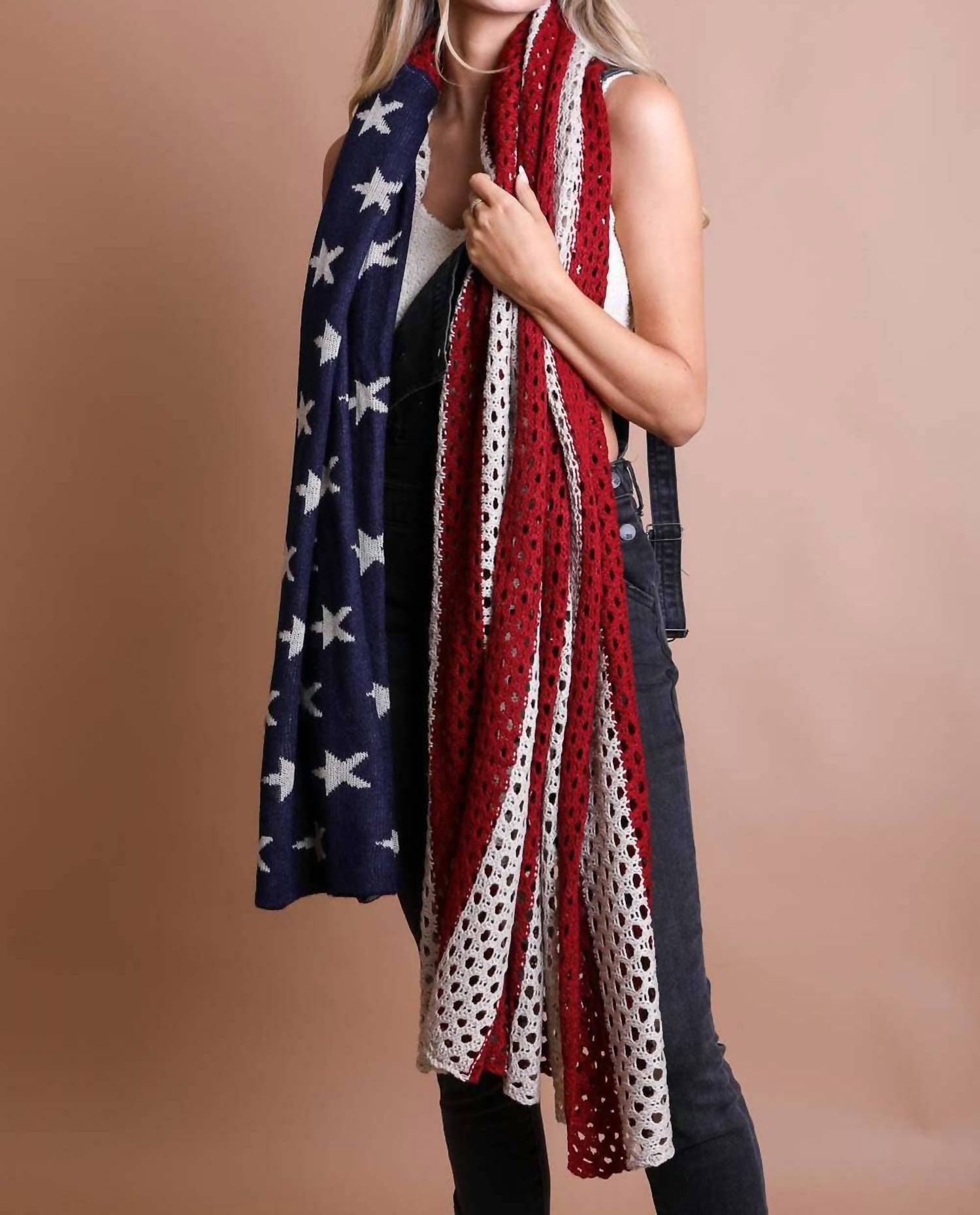 Leto - Women's Oversized American Flag Knit Blanket Scarf