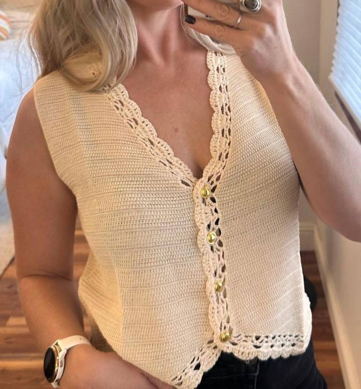 Anniewear - Cozy Classic Crochet Vest