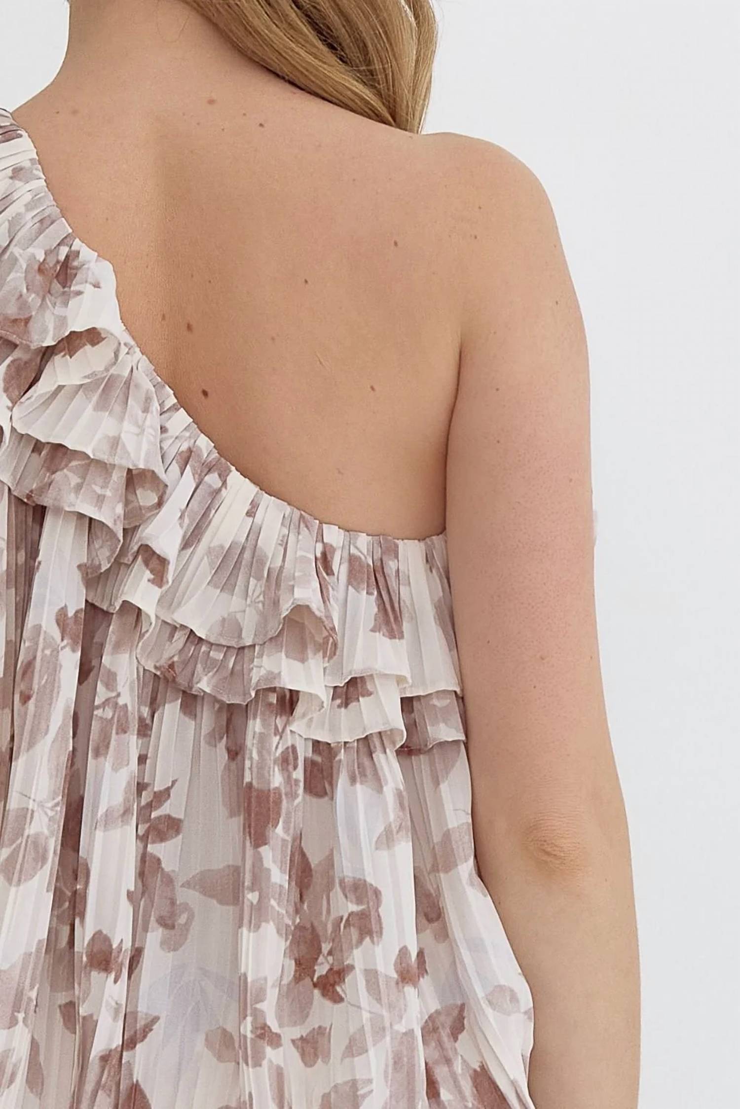 Entro - Petal Whisper One-shoulder Top