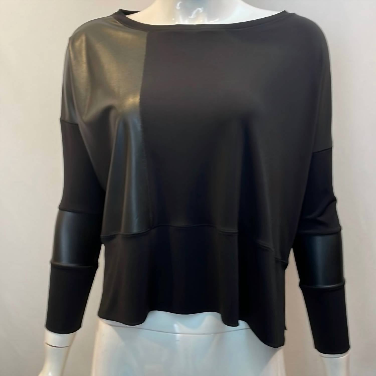 Eva Varro - Women's Matrix Top