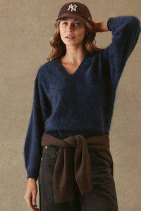 27 Miles Malibu - Sue Fuzzy Cashmere V Neck Pullover Sweater