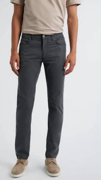 Brax Chuck Fusion Flex Modern Fit Five-Pocket Pants in elefant - men's jeans