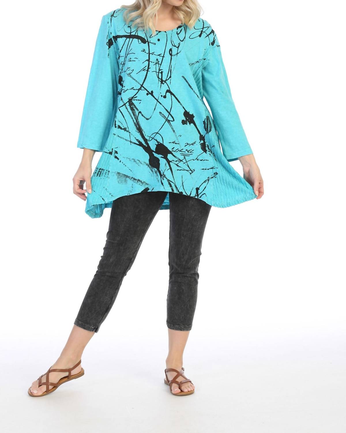 Jess & Jane - Scrolls Wave Knit Mineral Washed Tunic Top