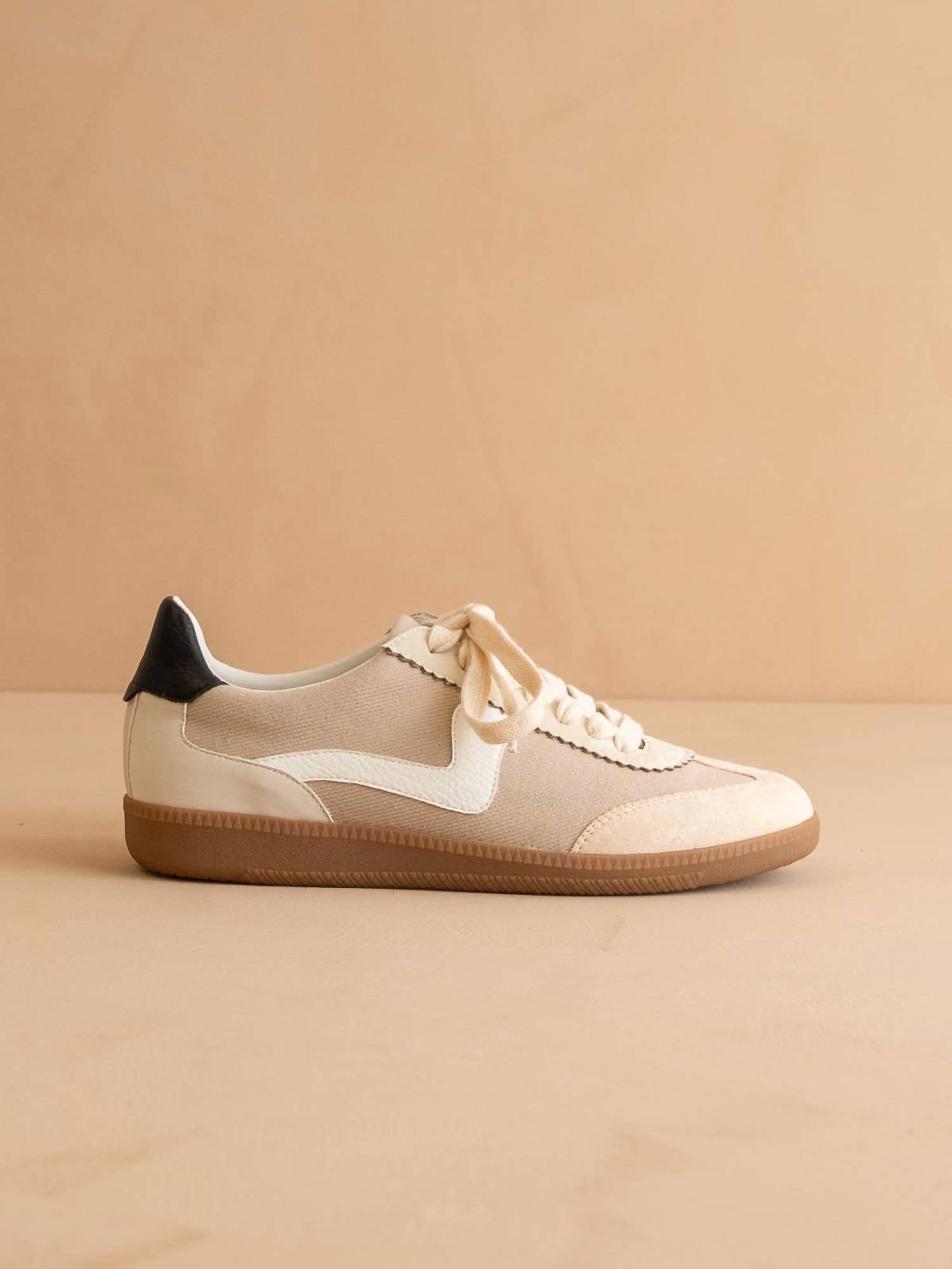 Oasis Society - Women's Kyla Classic Low Top Sneakers