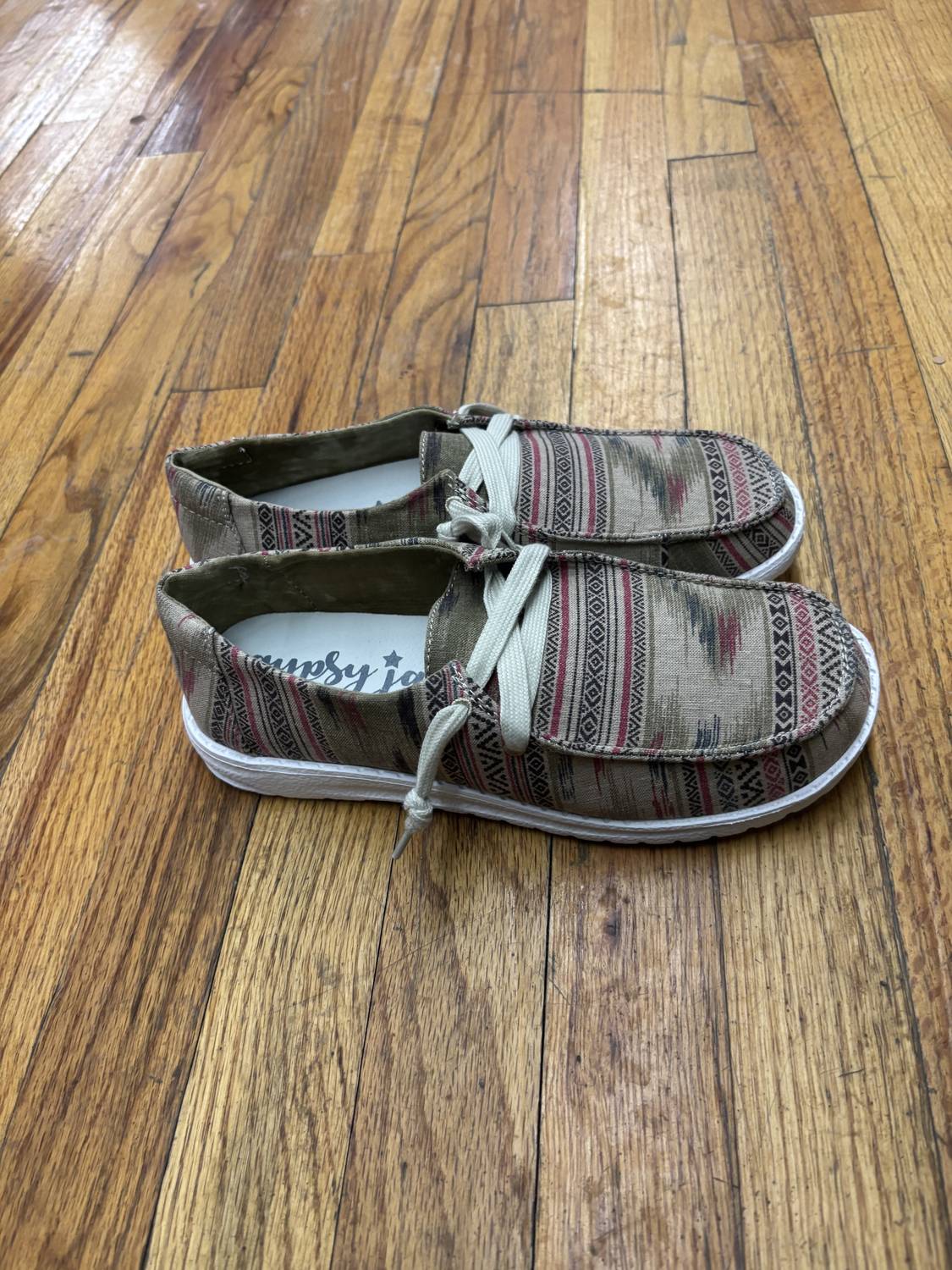 Gypsy Jazz - Women's Hip 4 slip on shoes