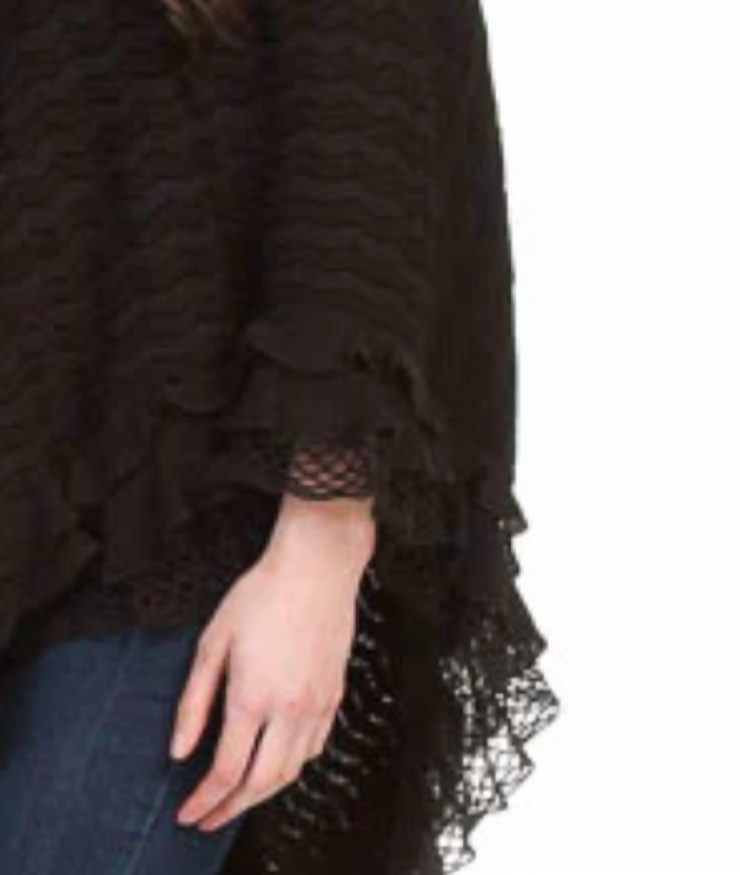 Papillon - Scallop Hem Chevron Stripe Poncho