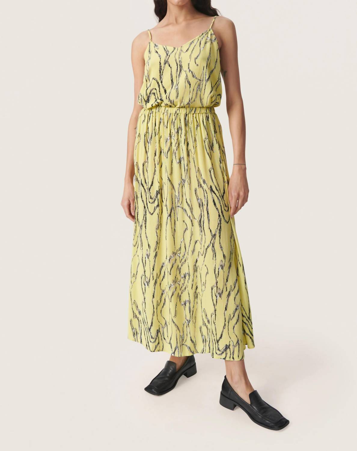 Soaked In Luxury - Zaya Elastic Waist Midi Skirt