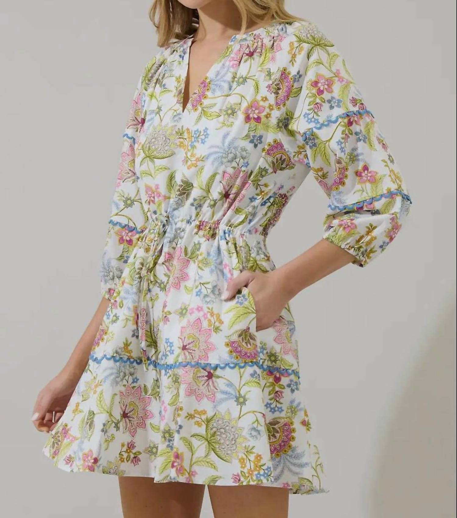 Sugarlips - Pany Floral Darrian Split Neck Mini Dress