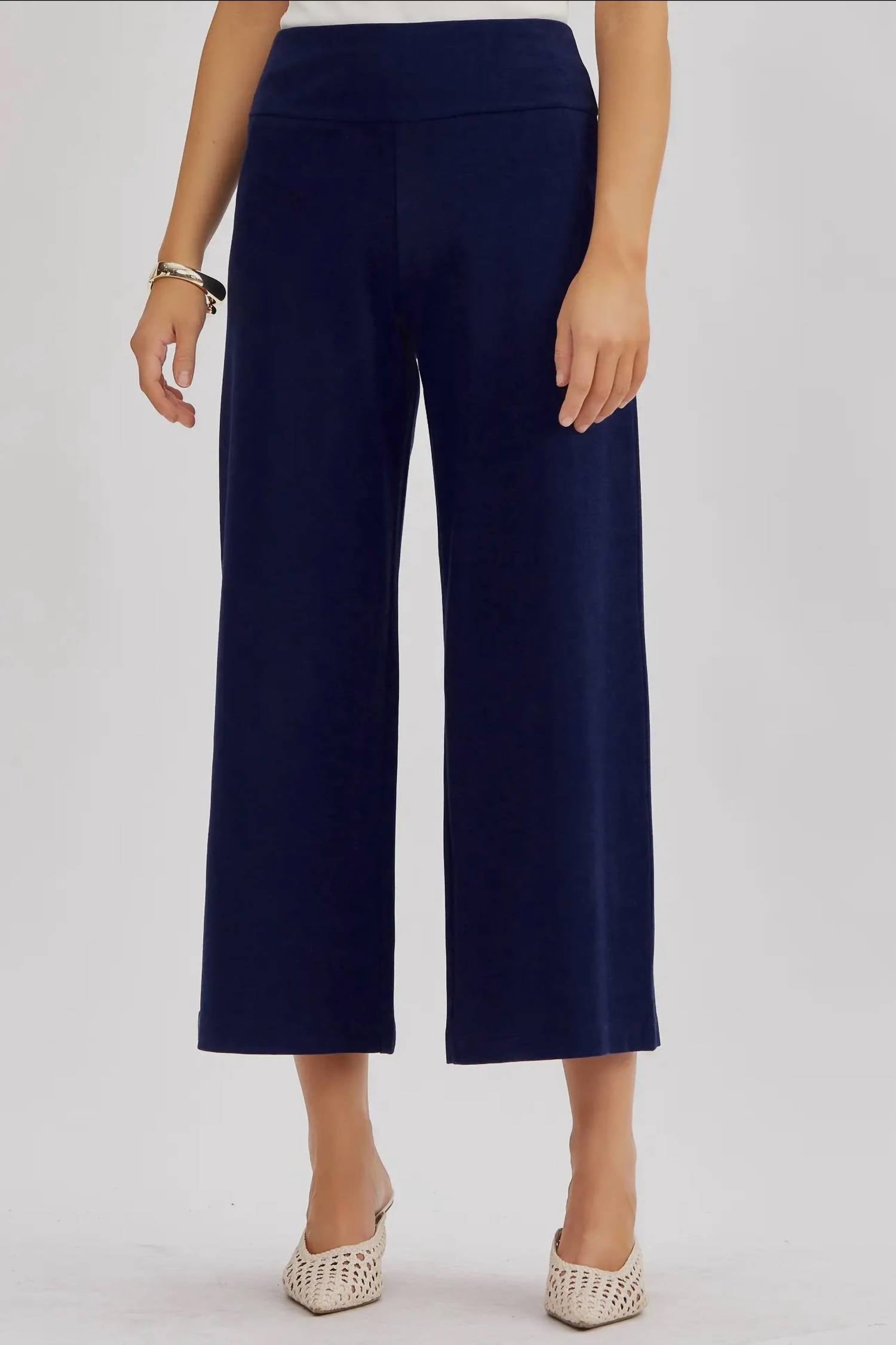 Amelia K. Luxe - Effortlessly Chic Crop Pants